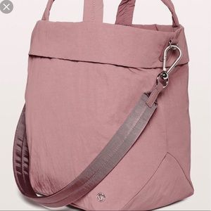 Lululemon On My Level Bag